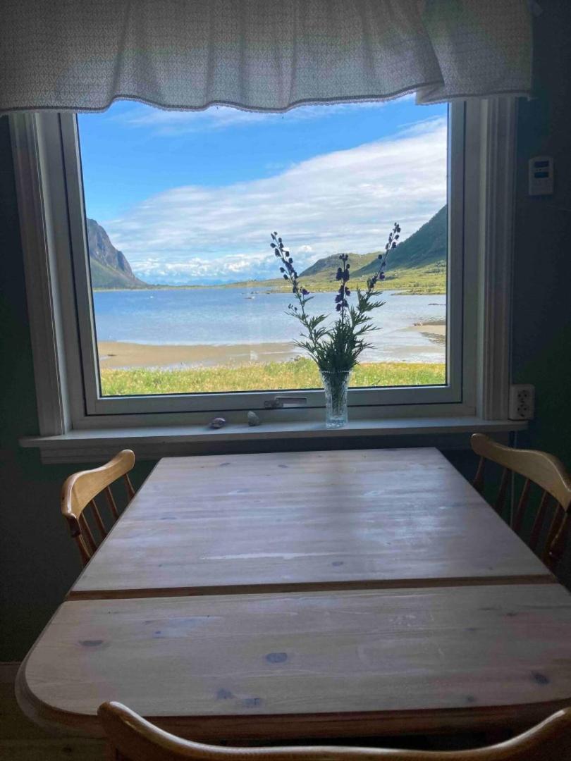 Charming House In Fjord Lofoten